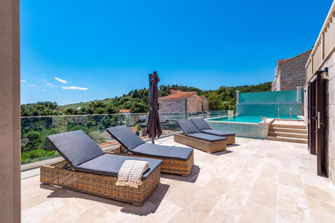 Villa Kadena - Luxury Seaside Villa With Private Heated Pool Selca  ภายนอก รูปภาพ